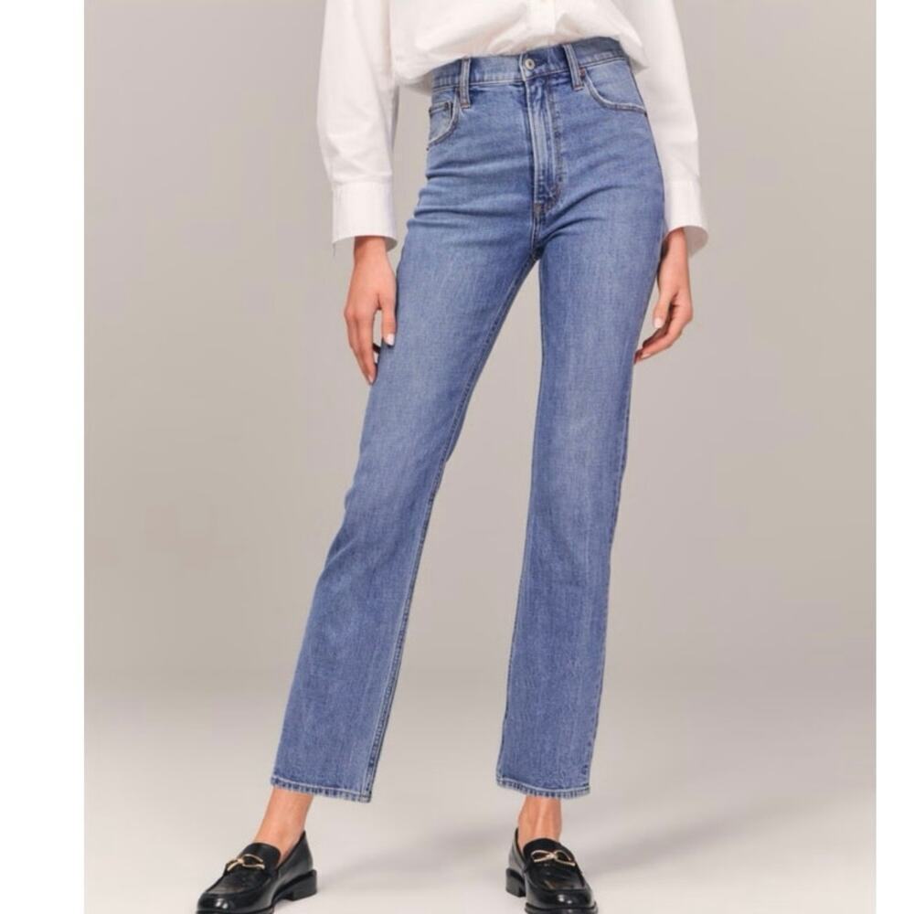 Abercrombie and fitch Ultra High Rise Ankle Straight Jean curve love size 4